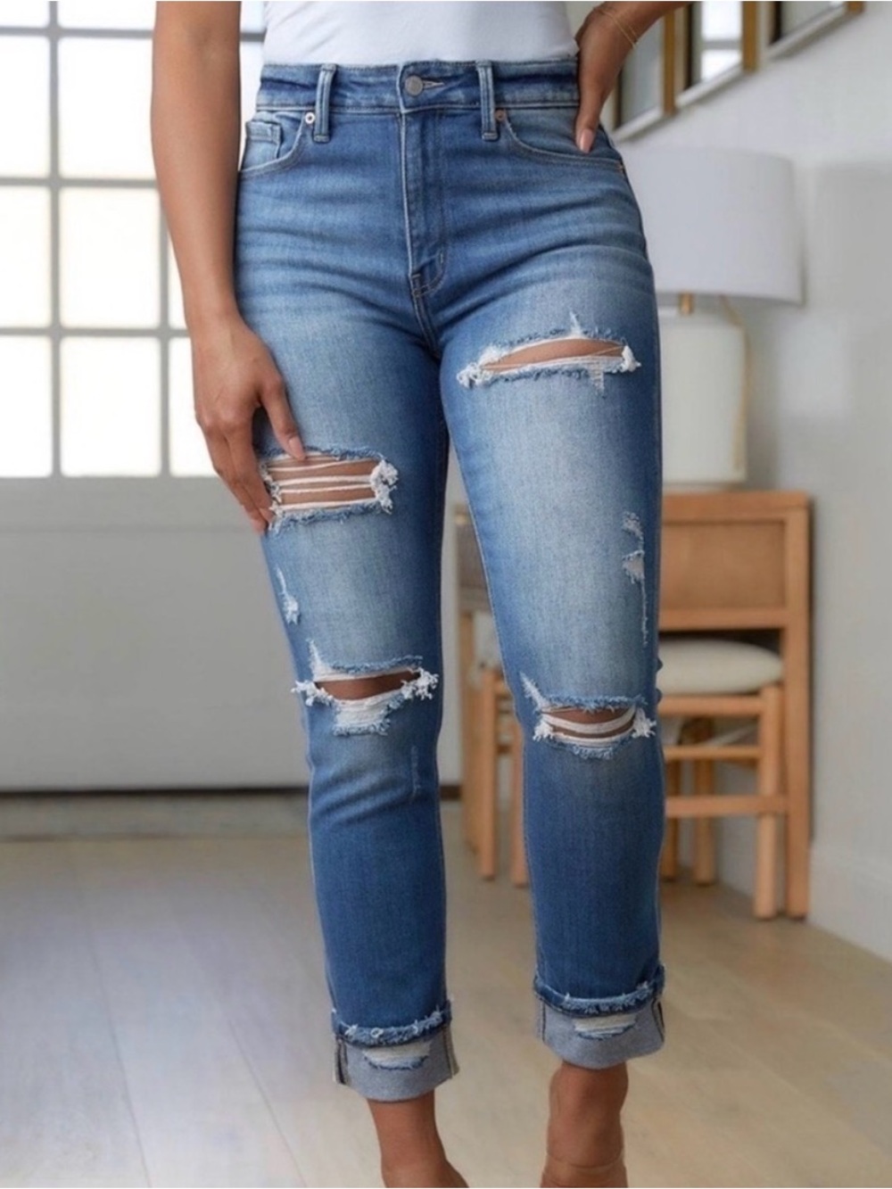 NWT Zenana Outfitters Light Blue Distressed Ankle Jeans